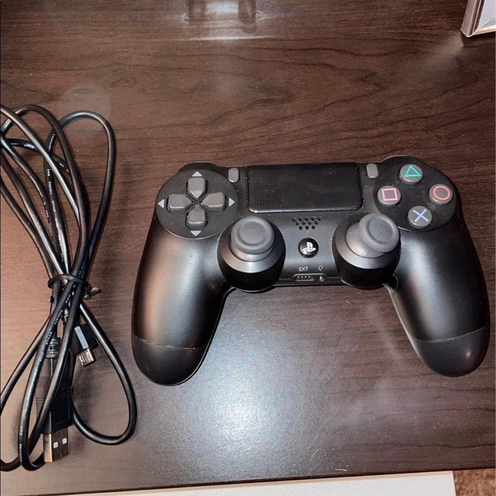 PS4 controller